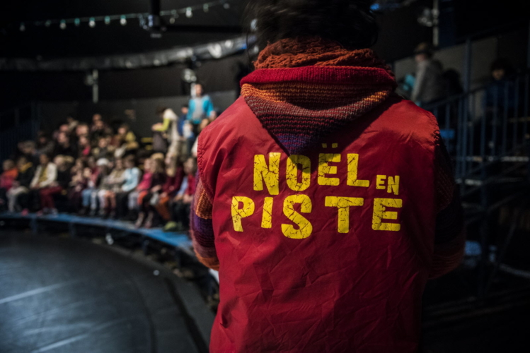 noel-en-piste-organisee-par-l-association-graine-de-cirque-photo-dr-dorothee-parent.jpg