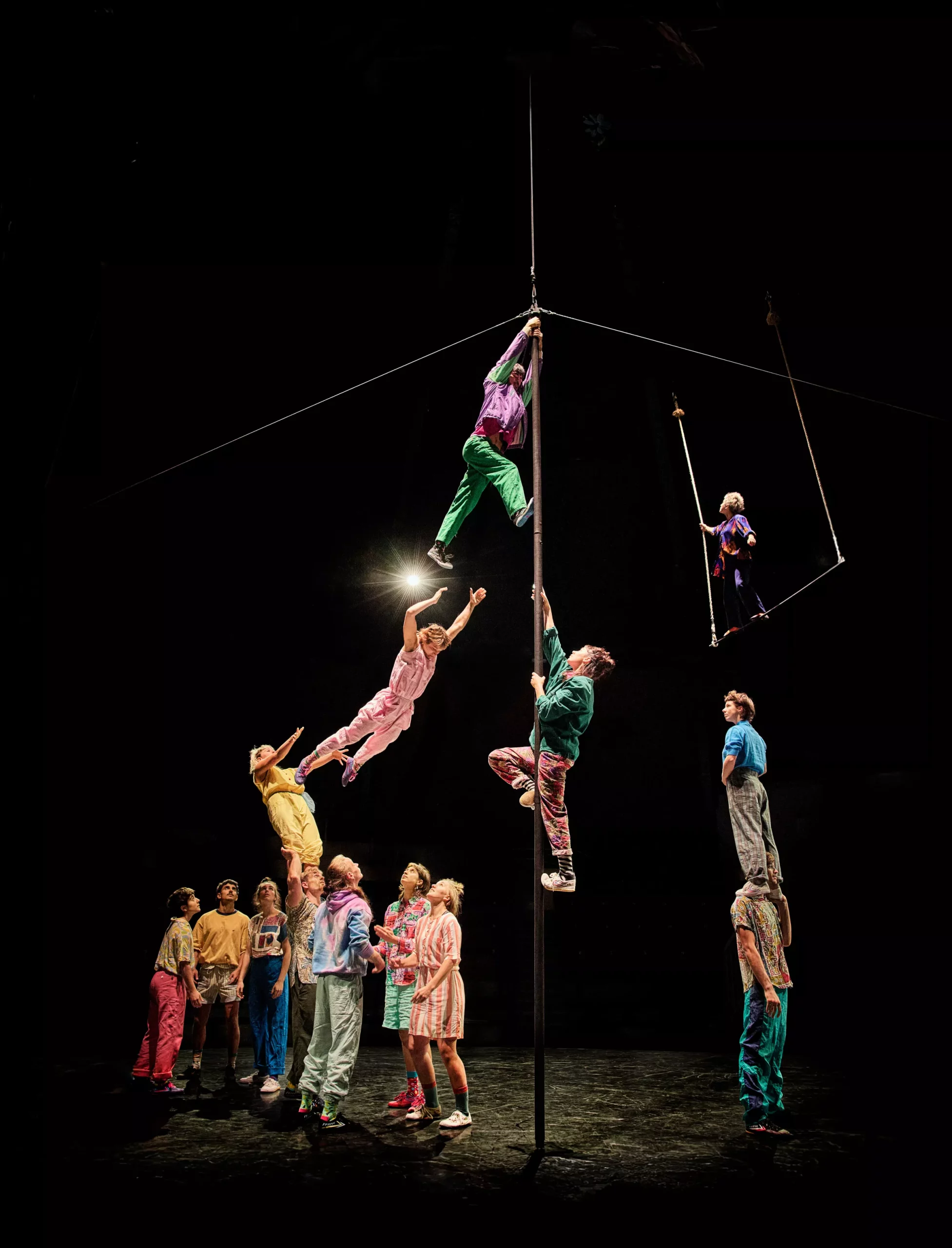 Le spectacle de la fin des études de la trente-septième promotion du Centre National des Arts du Cirque de Châlons-en-Champagne (oui c’est le titre)